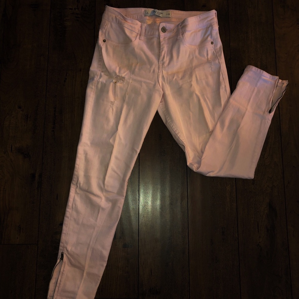 Abercrombie&Fitch 
Size 6 
Pastel Pink Jeans